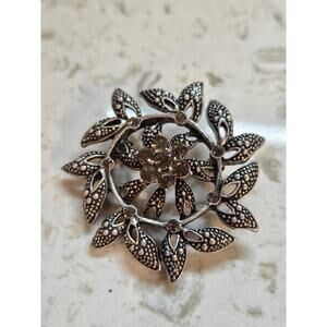 Vintage Silver-Tone Rhinestone Filigree Flower Brooch - Floral Openwork Design